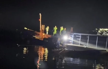 Lật tàu khách trên hồ Thác Bà (Lào Cai): đã cứu được 16 người; 6 người vẫn mất tích