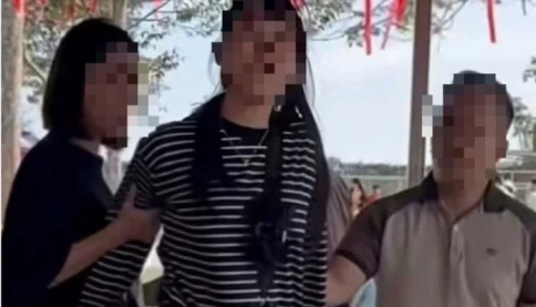 Xôn xao đoạn clip tranh giành nhau ghế ngồi tại 1 khu vui chơi ở Đắk Lắk