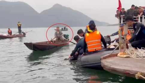 Người đàn ông 50 tuổi kể lại phút cứu 6 người trong vụ lật tàu trên hồ Thác Bà