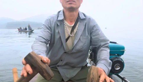 Người đàn ông 47 tuổi cứu 6 người trong vụ lật thuyền ở hồ Thác Bà