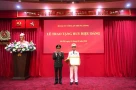 Thứ trưởng Bộ Công an Phạm Thế Tùng nhận Huy hiệu cao quý của Đảng