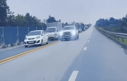 Nữ tài xế nháy đèn loạn, đi ngược chiều vượt hàng dài xe trên cao tốc khai gì với Công an?