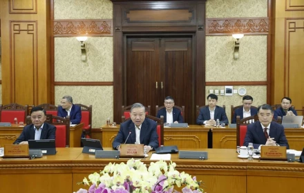 Ban Bí thư: Tuyệt đối không để tình trạng du xuân kéo dài ảnh hưởng đến nhiệm vụ