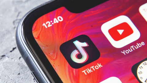 Vì sao bạn lướt TikTok nhiều như vậy? Giới trẻ tiết lộ lí do gây bất ngờ