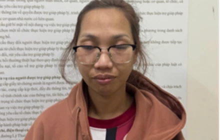 Nữ tạp vụ hẹn nam sinh viên tới nhà nghỉ rồi dùng dao tấn công nhằm quỵt nợ