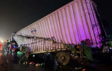 Công an Hà Nội thông tin ban đầu vụ tai nạn tàu hỏa và ô tô tải khiến 2 người thương vong