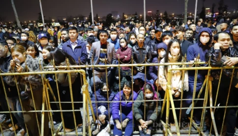 Trưởng Ban Quản lý di tích Đền Trần nói gì trước việc lùi giờ phát ấn xuống 5h sáng?