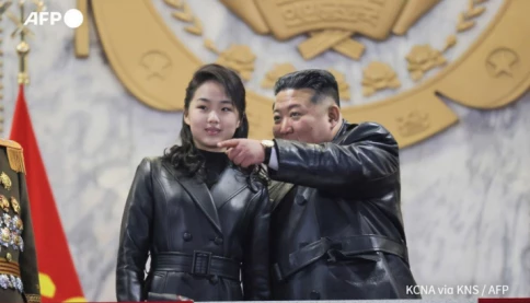 Trang phục chuẩn bị cho việc kế vị?