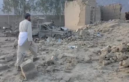 Giao tranh dữ dội đã nổ ra, trong đó Pakistan tuyên bố có hơn 300 người Afghanistan thiệt mạng. Afghanistan vẫn chưa phản hồi