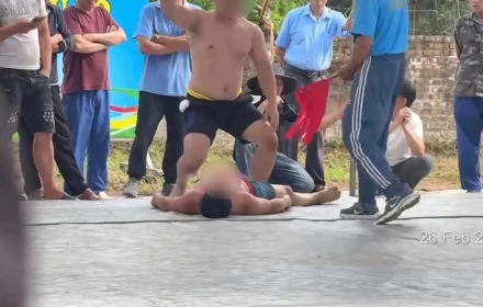 Đô vật bị gãy cổ tử vong ở hội làng đầu năm
