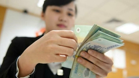 18 ngân hàng cùng giảm lãi suất tiết kiệm, mức giảm lớn nhất tới 0,9%