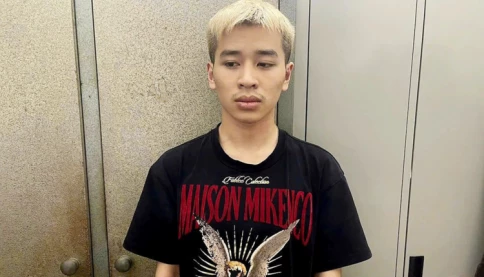 "Có hiếu" với bạn gái quá: Nam sinh trộm vàng của bà bán lấy tiền mua iPhone 17 Pro Max tặng bạn gái