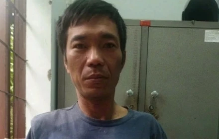 Bố nhốt con, khóa cửa đốt  nhà vì lo "sau khi chết không ai chăm sóc"