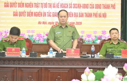 Giám đốc Công an Hà Nội ra 'tối hậu thư' với nạn lấn chiếm vỉa hè
