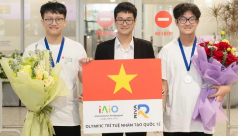 Một lớp có 2 nam sinh cùng giành huy chương Bạc Olympic Trí tuệ nhân tạo quốc tế