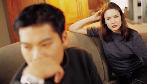 Chồng không có chí tiến thủ lại hay bàn lùi. Có nên ly hôn không?