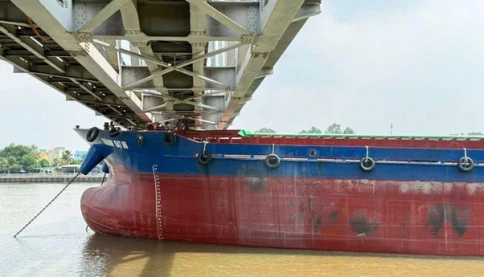 Khởi tố vụ tàu Thành Đạt 86 tông cầu Ghềnh gây thiệt hại nghiêm trọng