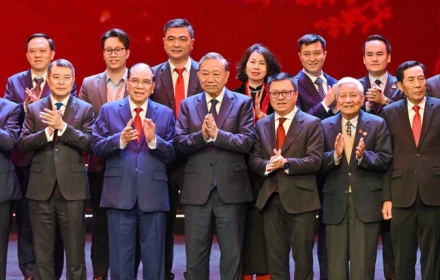 Chúc mừng báo Nhân Dân tròn 75 năm ra số báo đầu tiên!