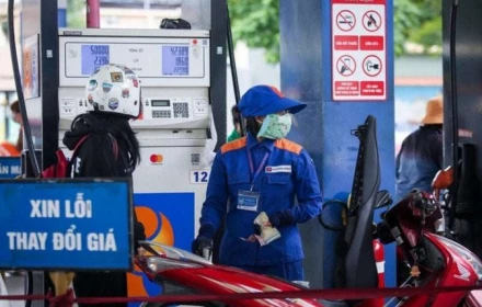 Vì sao dầu thô giảm, thuế nhập về 0% và chi tới 5.000 đồng/lít từ Quỹ bình ổn, giá xăng dầu vẫn tăng?