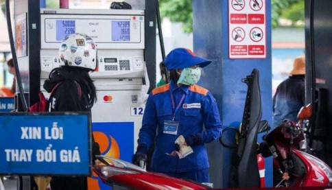 Vì sao dầu thô giảm, thuế nhập về 0% và chi tới 5.000 đồng/lít từ Quỹ bình ổn, giá xăng dầu vẫn tăng?
