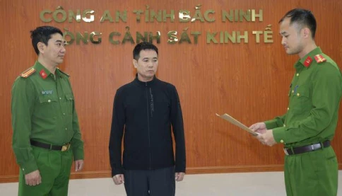 Tạm giam chủ cơ sở làm giấm ăn giả bằng ‘axit axetic pha nước lã’ ở Bắc Ninh