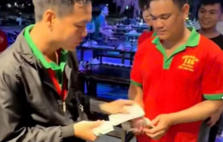 Nam nhân viên trúng độc đắc 18 tỉ đồng tiếp tục gây bất ngờ khi tặng ô tô cho em gái chủ quán