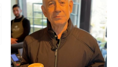 Thủ tướng Israel đăng video uống cà phê, dập tắt tin đồn đã chết