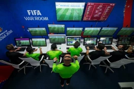 Từ VAR đến chip trong trái bóng: Bóng đá đang ngày càng trở nên 'công nghệ hóa' đến lạnh lùng!