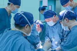 Trung Quốc thực hiện thành công ca ghép thận khác loài đầu tiên ở châu Á