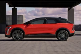 Xe điện rẻ nhất của Cadillac vừa giảm giá mạnh, cơ hội vàng cho khách hàng!