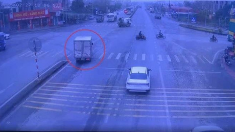 Một nữ tài xế vừa bị phạt tới hơn 130 triệu đồng vì 7 lần "nhầm" đèn đỏ được rẽ trái