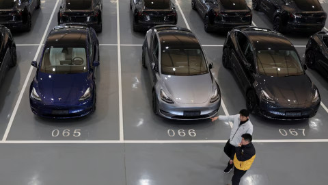 Tesla sắp ra mắt xe điện rẻ nhất có tên mã rất lạ