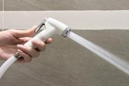 Cách sửa vòi xịt nước nhà vệ sinh bị rỉ nước đơn giản, chi tiết nhất