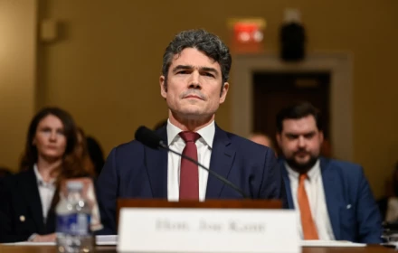 Quan chức tình báo Mỹ từng giục Trump đánh Iran nay từ chức vì... Trump đánh Iran