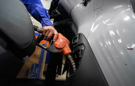 Bộ Chính trị yêu cầu đảm bảo nguồn cung, ổn định giá xăng dầu