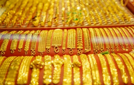 Vàng bị 'thổi bay' hơn 1.100 USD từ đỉnh, liệu còn giảm tiếp?