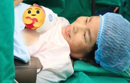 Làm mẹ ở tuổi 60, sinh bé trai 2,8kg!