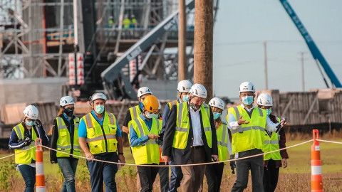 Foxconn cảnh báo chính các doanh nghiệp Mỹ sẽ "chịu trận" trước cơn bão thuế quan của ông Trump