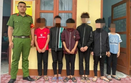 Bắt 6 thiếu niên ném đá làm vỡ kính hàng loạt xe tải trên cao tốc