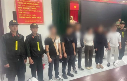 Huế tiếp nhận 7 người bị Mỹ trục xuất