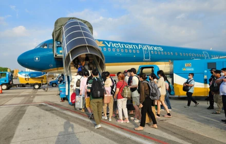 Căng rồi: Hàng không tính giảm chuyến bay nội địa, giá vé quốc tế thêm áp lực