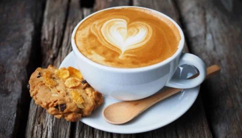 Uống bao nhiêu ly cà phê mỗi ngày thì có nguy cơ bị ngừng tim?