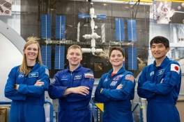 SpaceX sắp 'giải cứu' phi hành gia NASA bị 'mắc kẹt' trên trạm vũ trụ gần 9 tháng
