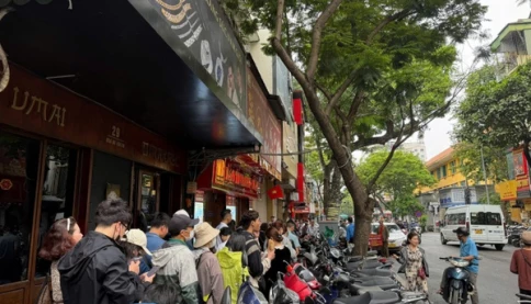 Khổ sở xếp hàng mua vàng bạc rồi trúng quả... đắng