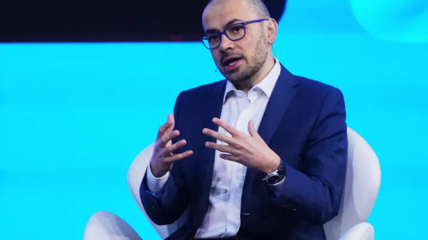 CEO Google Deepmind cảnh báo nguy cơ AI sánh ngang con người trong mọi tác vụ