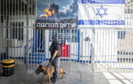 Thiếu niên 14 tuổi bị truy tố vì làm gián điệp, sơn khẩu hiệu cho Iran để lấy tiền, Israel không kích trung tâm tàu ngầm