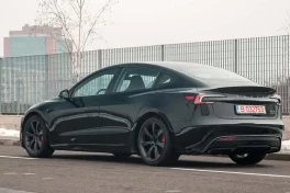 Tesla Model 3 Performance giá từ 1,4 tỷ, cố gắng để soi ra nhược điểm