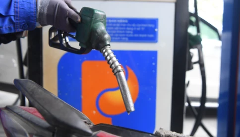 Hỏa tốc áp thuế 0% với xăng, dầu, nhiên liệu bay