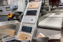 Apple bất ngờ rút đơn kiện hàng chục triệu USD với đối tác tái chế iPhone "tuồn" hàng ra ngoài: Bí ẩn chưa có lời giải