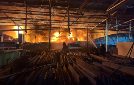 Công an Hà Nội thông tin vụ cháy kho xưởng 6.000m2 gần Bệnh viện K Tân Triều khiến 1 người tử vong